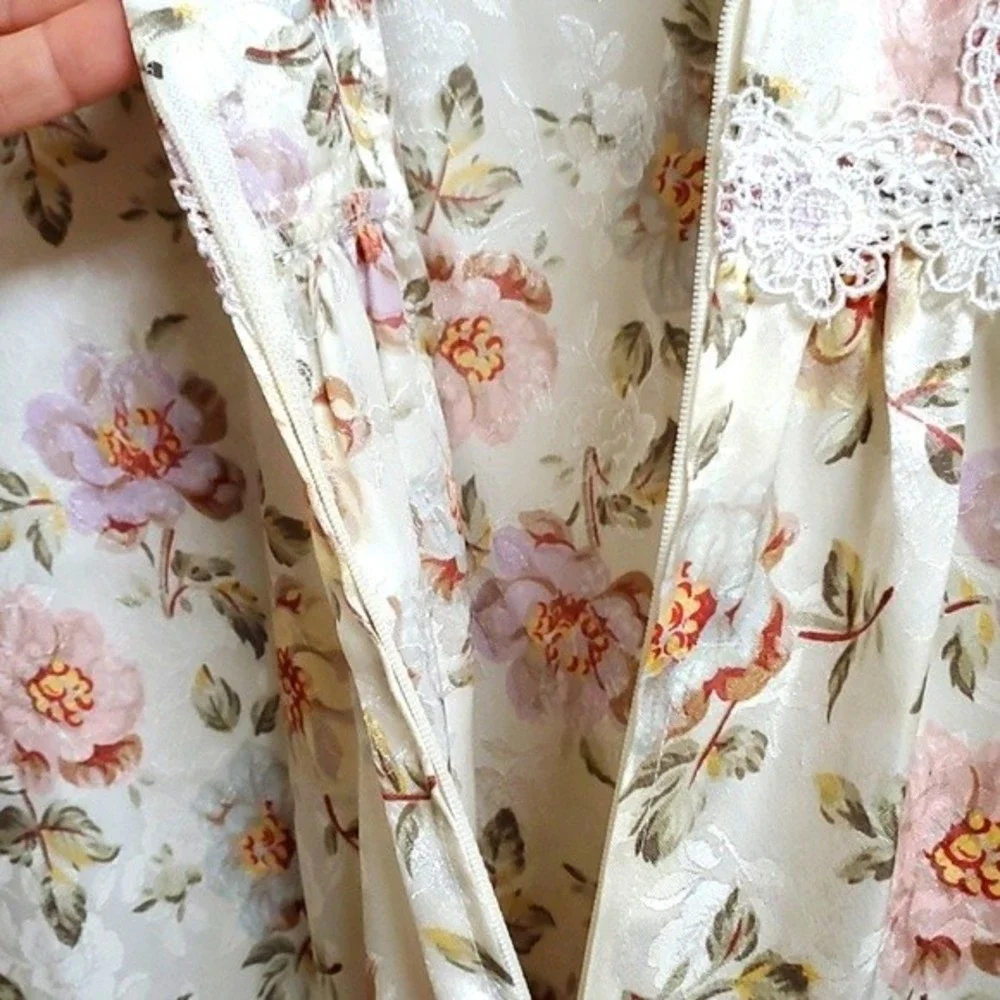 Vintage Christian Dior Long Night Gown Satin Robe Grandma Style Floral Size L - Picture 9 of 12